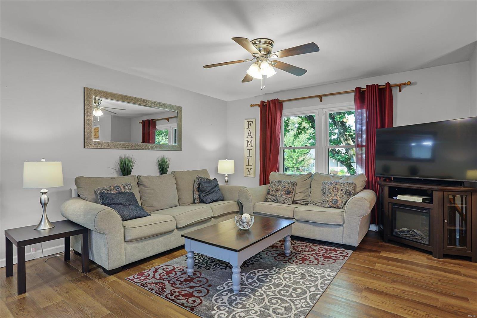 736 Riviera Circle Edwardsville, IL 62025 - Photo 6 of 30 Gallery Image 6