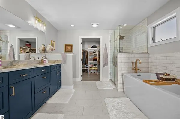 $895,000 | 609 Lake Shore Drive, Cadillac, MI 49601