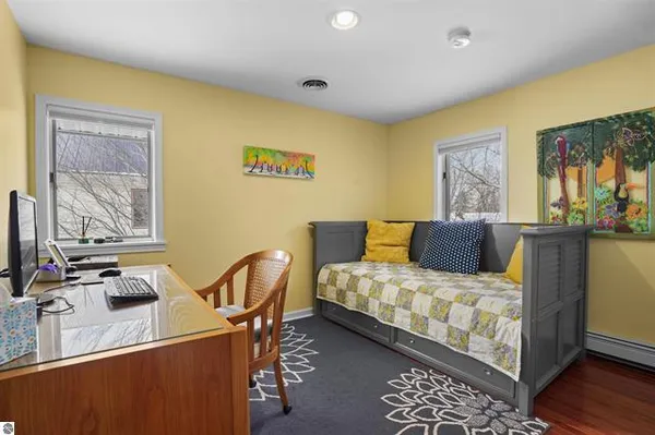 $895,000 | 609 Lake Shore Drive, Cadillac, MI 49601