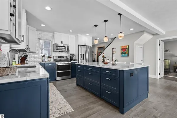 $895,000 | 609 Lake Shore Drive, Cadillac, MI 49601