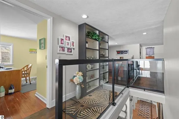 $895,000 | 609 Lake Shore Drive, Cadillac, MI 49601