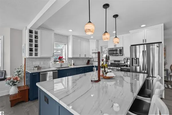 $895,000 | 609 Lake Shore Drive, Cadillac, MI 49601