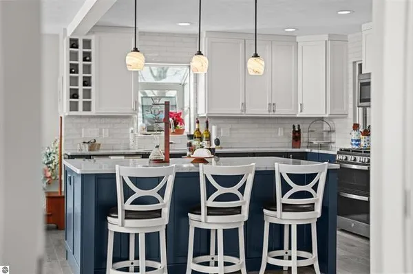 $895,000 | 609 Lake Shore Drive, Cadillac, MI 49601