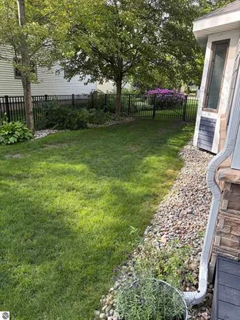 $895,000 | 609 Lake Shore Drive, Cadillac, MI 49601