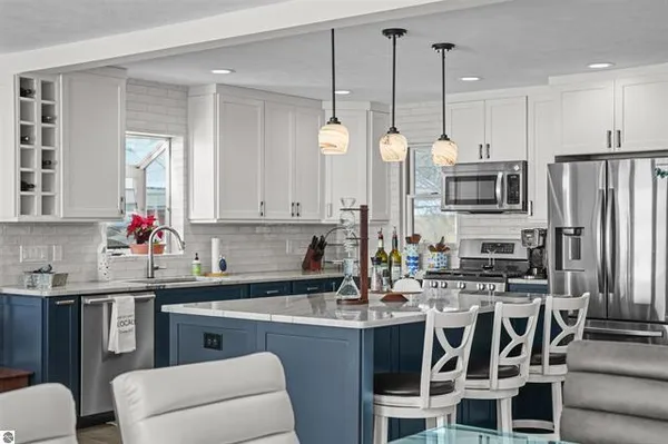 $895,000 | 609 Lake Shore Drive, Cadillac, MI 49601