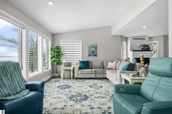 $895,000 | 609 Lake Shore Drive, Cadillac, MI 49601