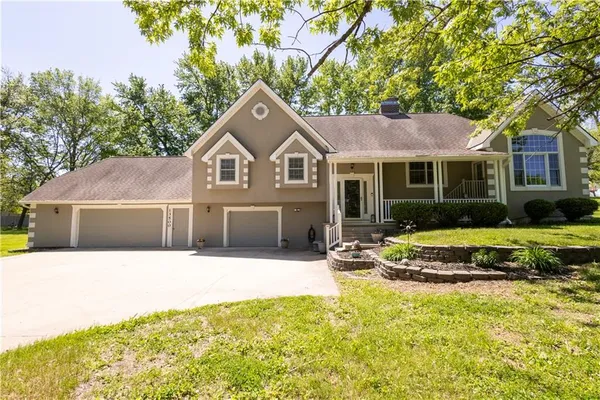 $424,900 | 13500 Brookwood Way, St. Joseph, MO 64505