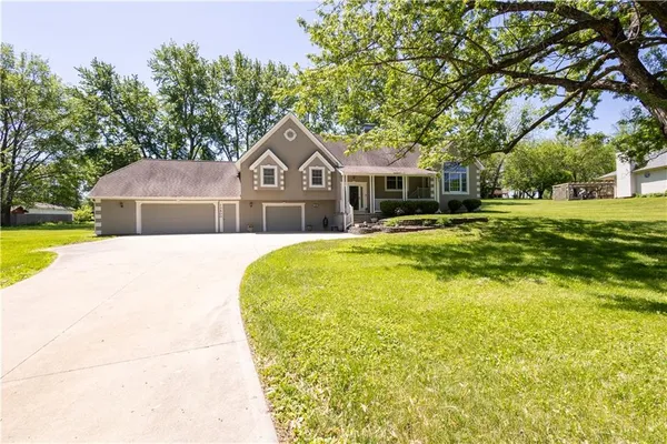 $424,900 | 13500 Brookwood Way, St. Joseph, MO 64505