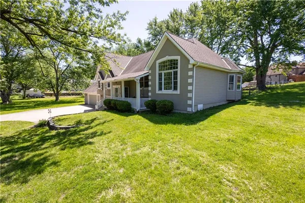 $424,900 | 13500 Brookwood Way, St. Joseph, MO 64505