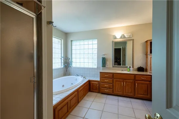 $424,900 | 13500 Brookwood Way, St. Joseph, MO 64505