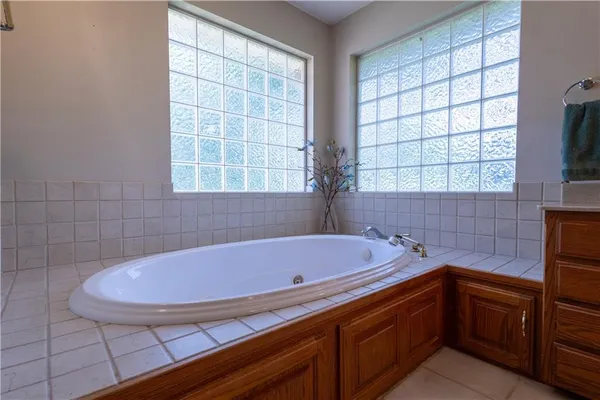 $424,900 | 13500 Brookwood Way, St. Joseph, MO 64505