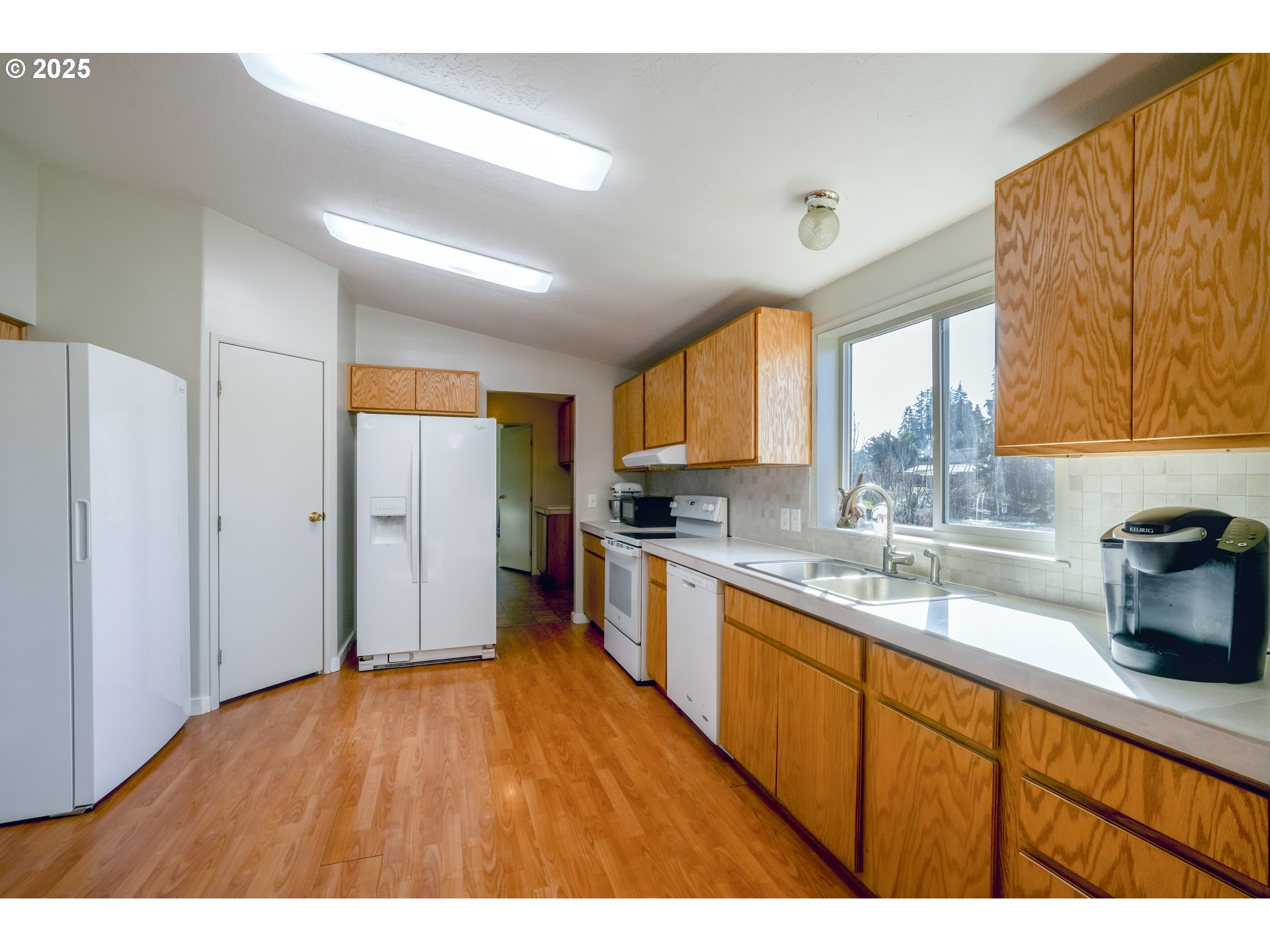 902 South 59th Street Springfield, OR 97478 - Photo 18 of 47