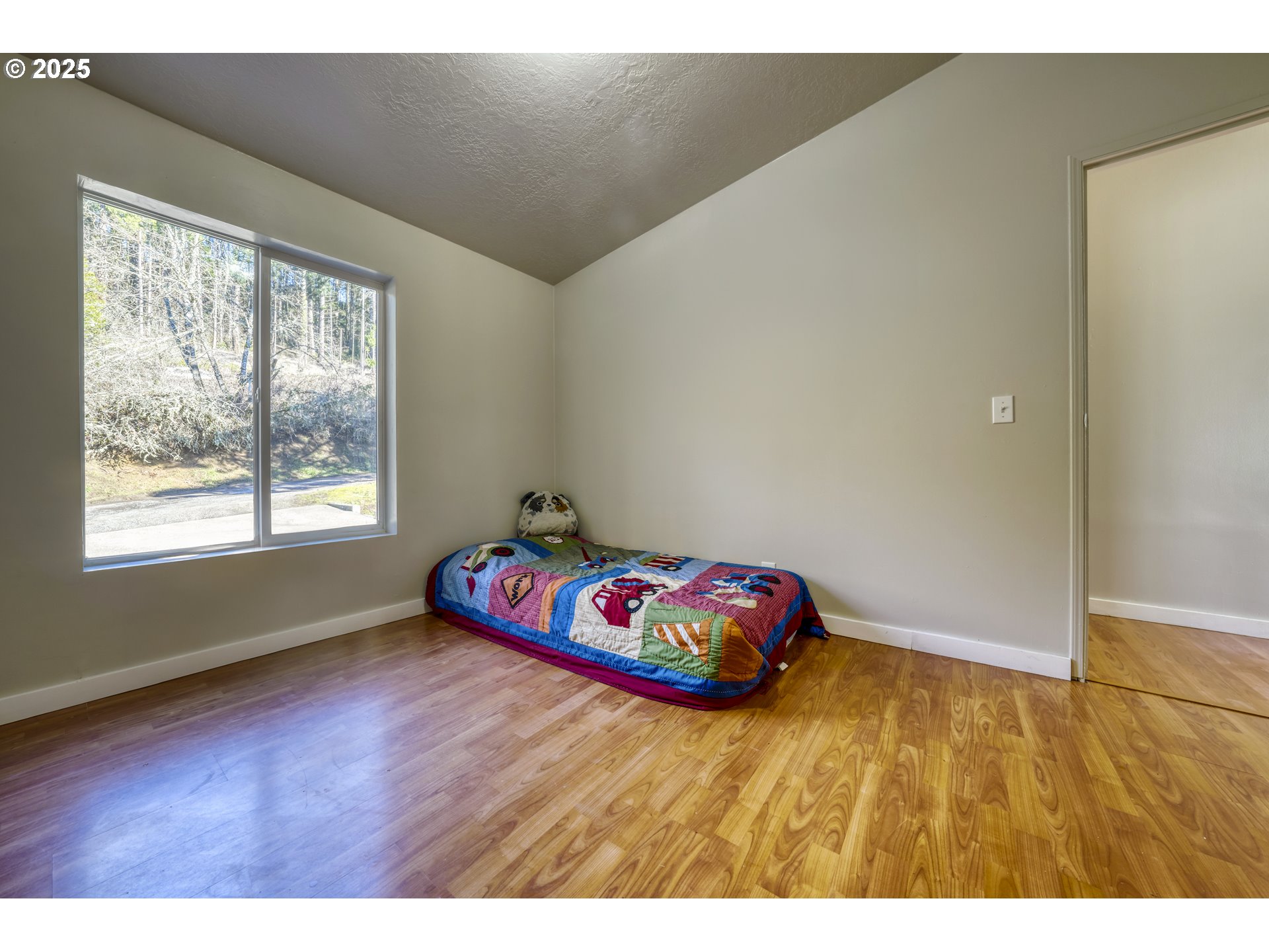 902 South 59th Street Springfield, OR 97478 - Photo 35 of 47