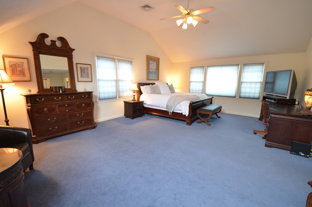 155 Autumn Road Wrentham, MA 02093 - Photo 12 of 30