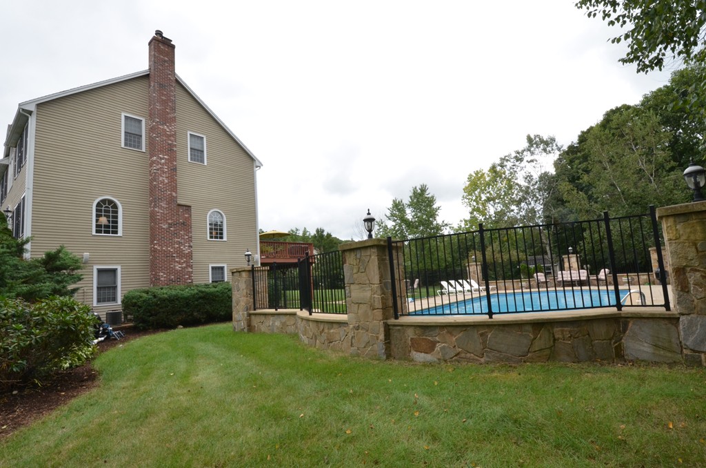 155 Autumn Road Wrentham, MA 02093 - Photo 26 of 30