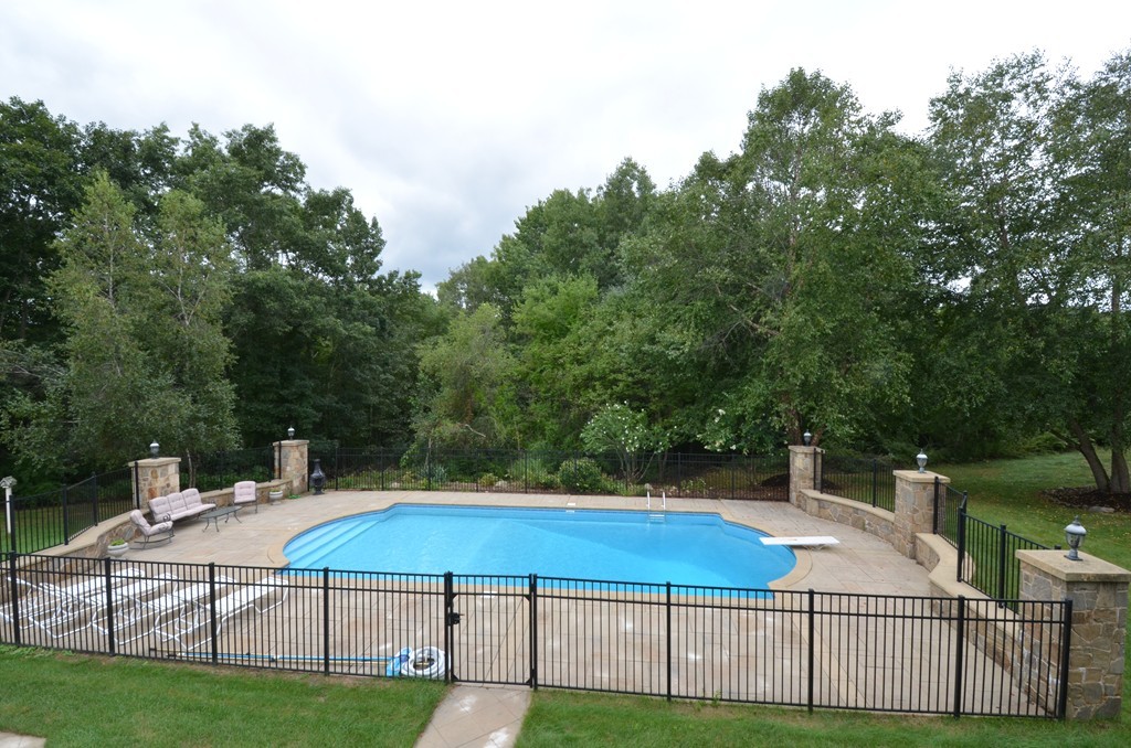 155 Autumn Road Wrentham, MA 02093 - Photo 28 of 30