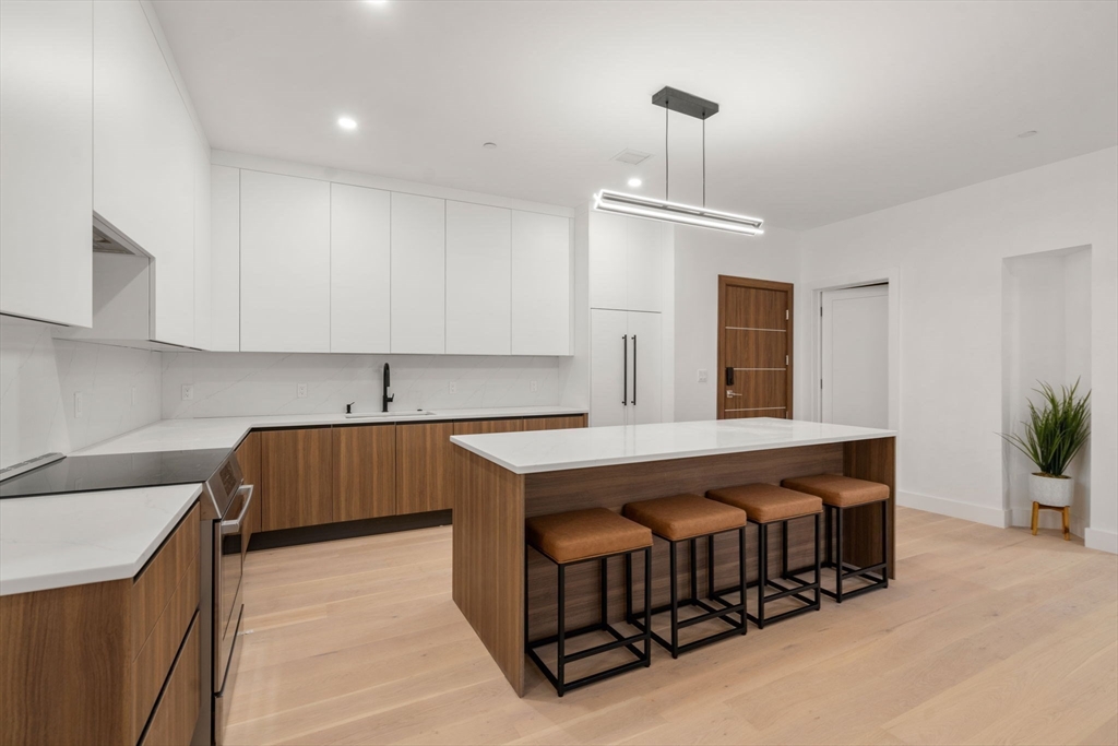 16 Stearns Road, Unit 207 Wellesley, MA 02482 - Photo 5 of 15