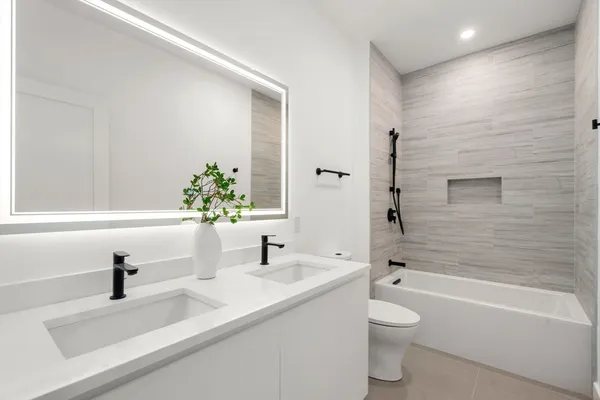 $1,420,575 | 16 Stearns Road, Unit 207, Wellesley, MA 02482