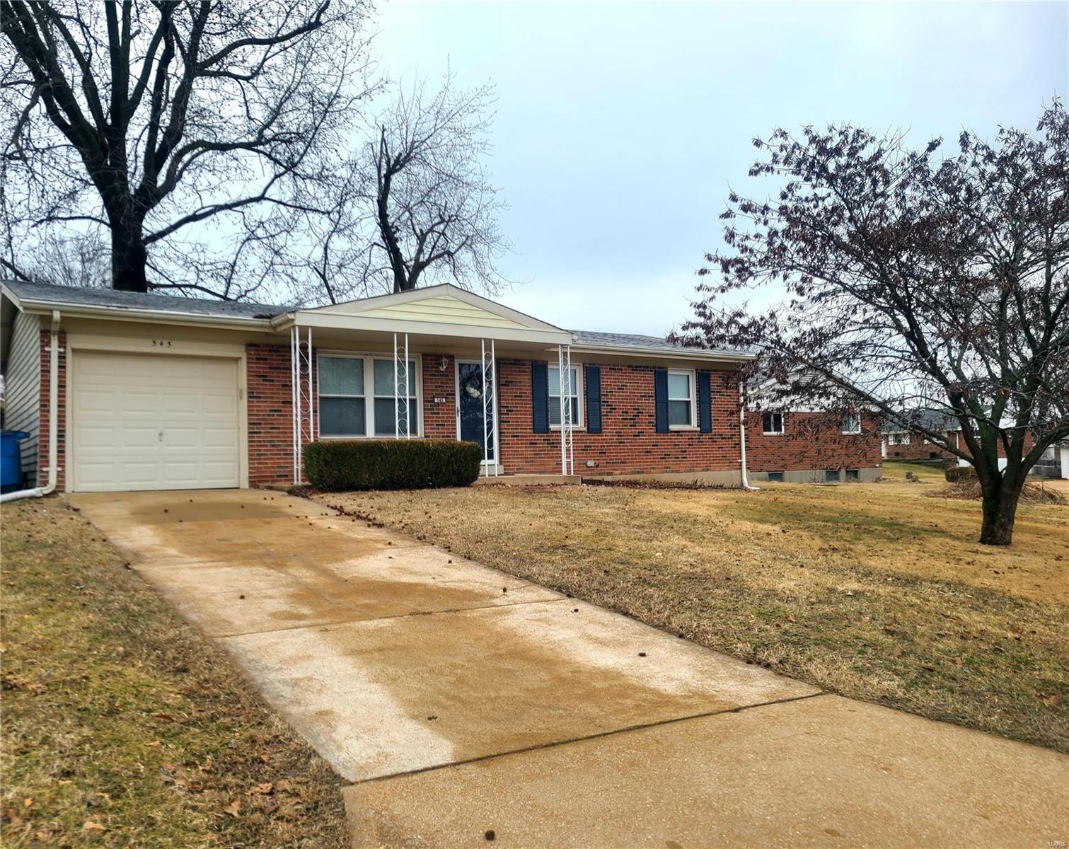 545 Lind Road St. Louis, MO 63125 - Photo 1 of 43