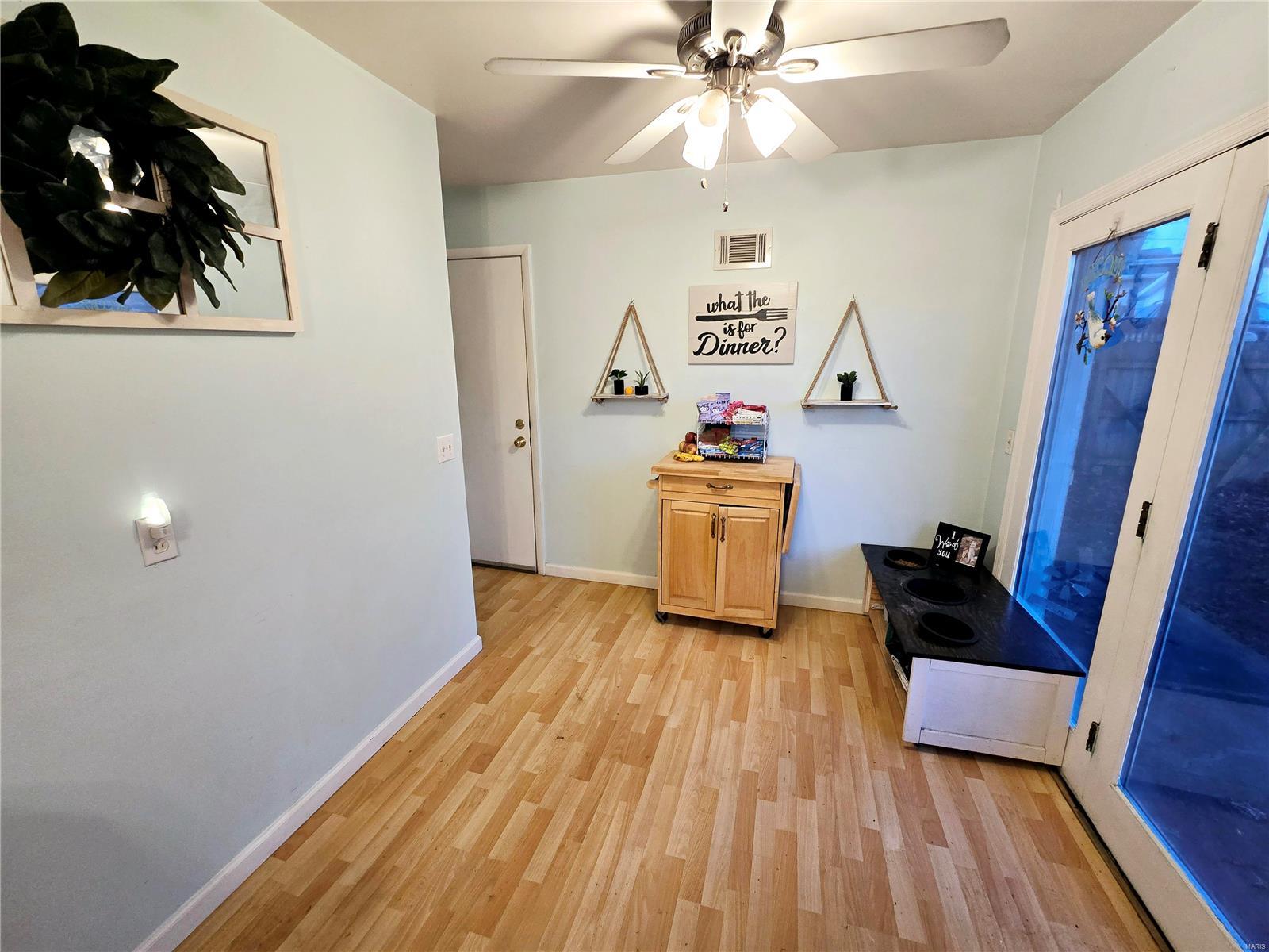 545 Lind Road St. Louis, MO 63125 - Photo 14 of 43