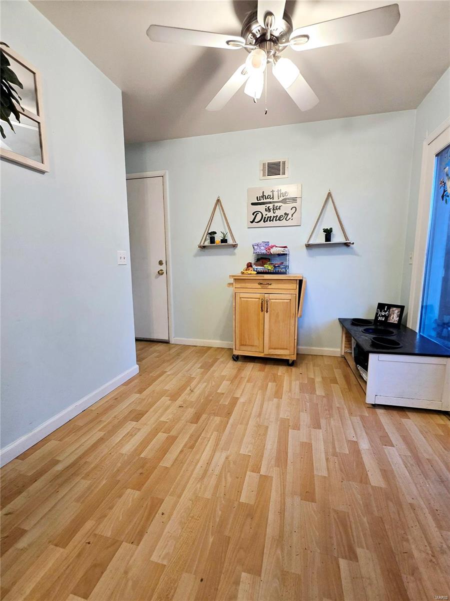 545 Lind Road St. Louis, MO 63125 - Photo 15 of 43