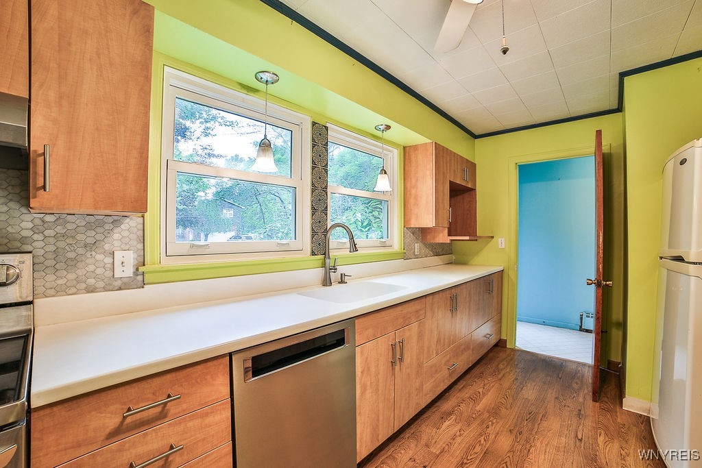 425 Tryon Drive Lewiston, NY 14092 - Photo 13 of 32 New Corian countertops