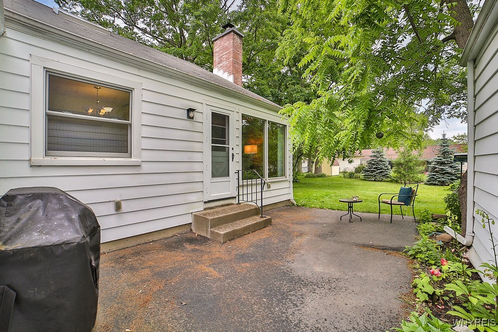 425 Tryon Drive Lewiston, NY 14092 - Photo 4 of 32 Patio