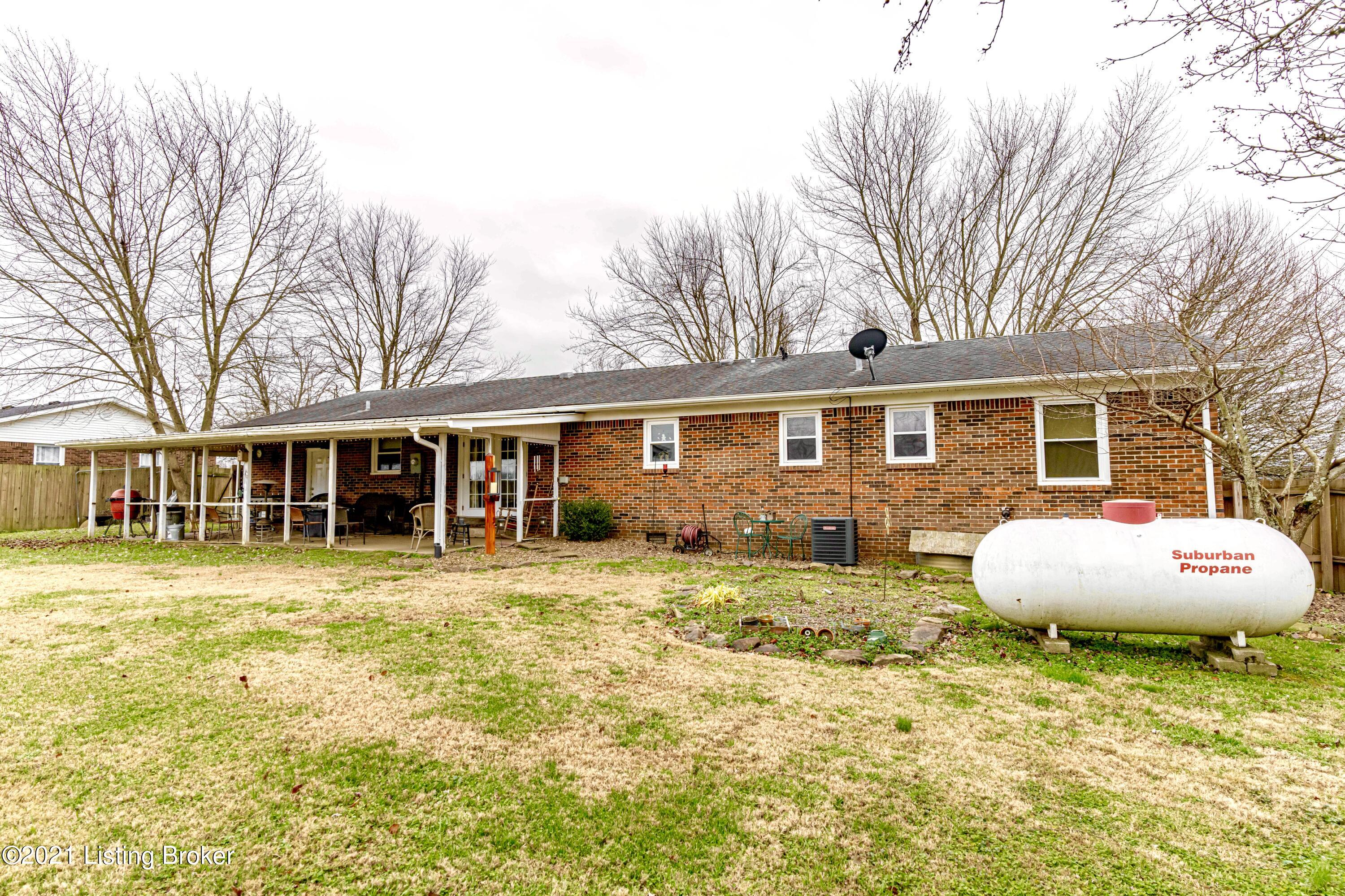 1340 Millerstown Road Clarkson, KY 42726 - Photo 3 of 38 E64CBA43-1152-4540-9683-B9A6CB9A2941
