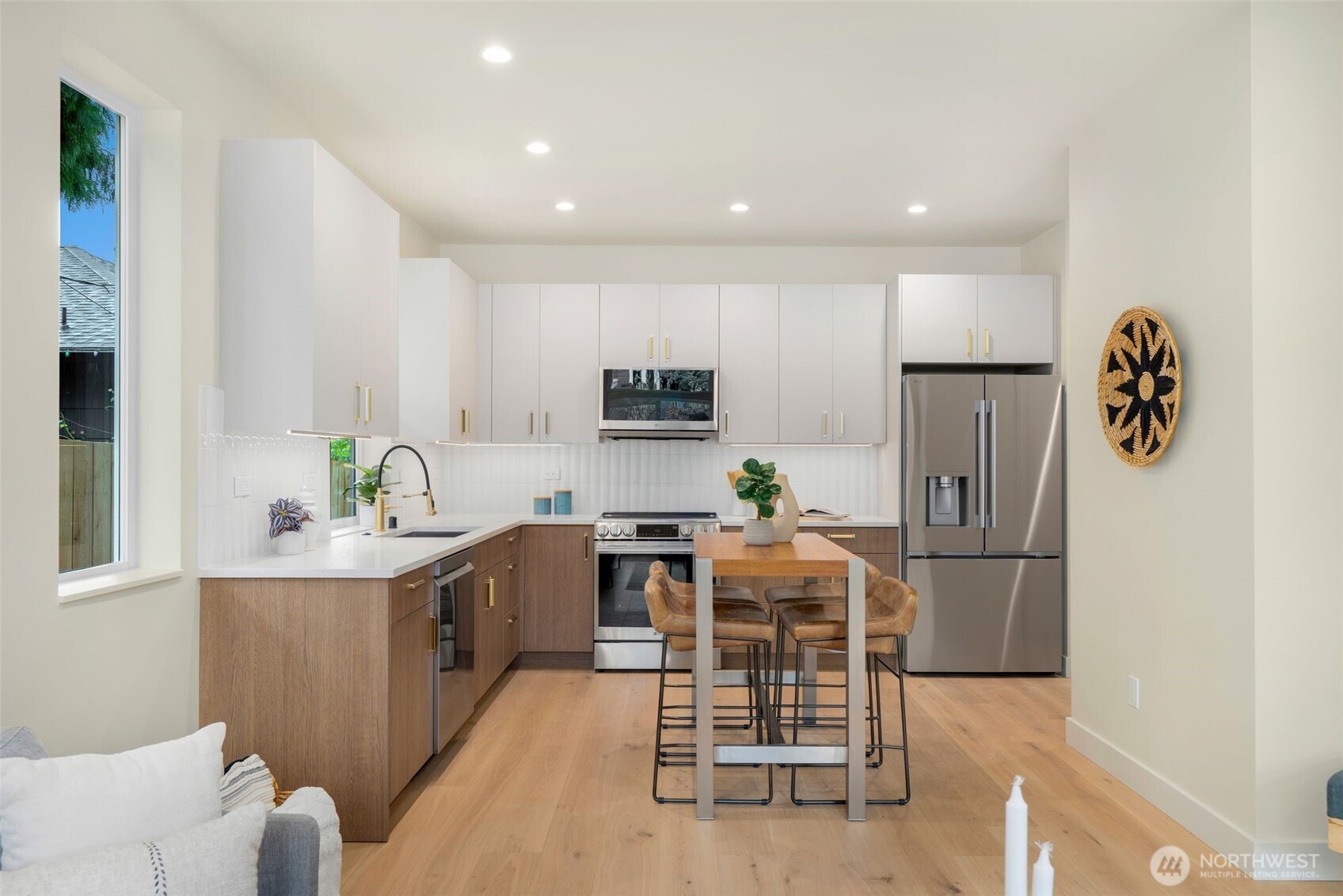4413 50th Avenue Southwest Seattle, WA 98116 - Photo 9 of 36