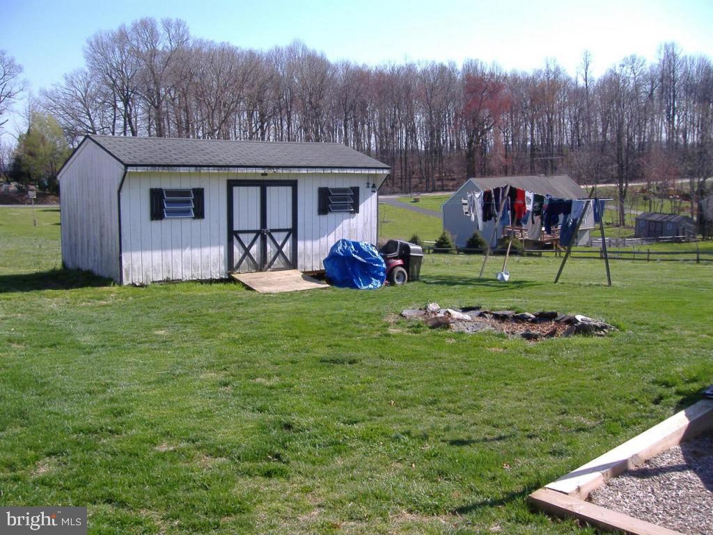 692 King Pen Road Kirkwood, PA 17536 - Photo 3 of 6