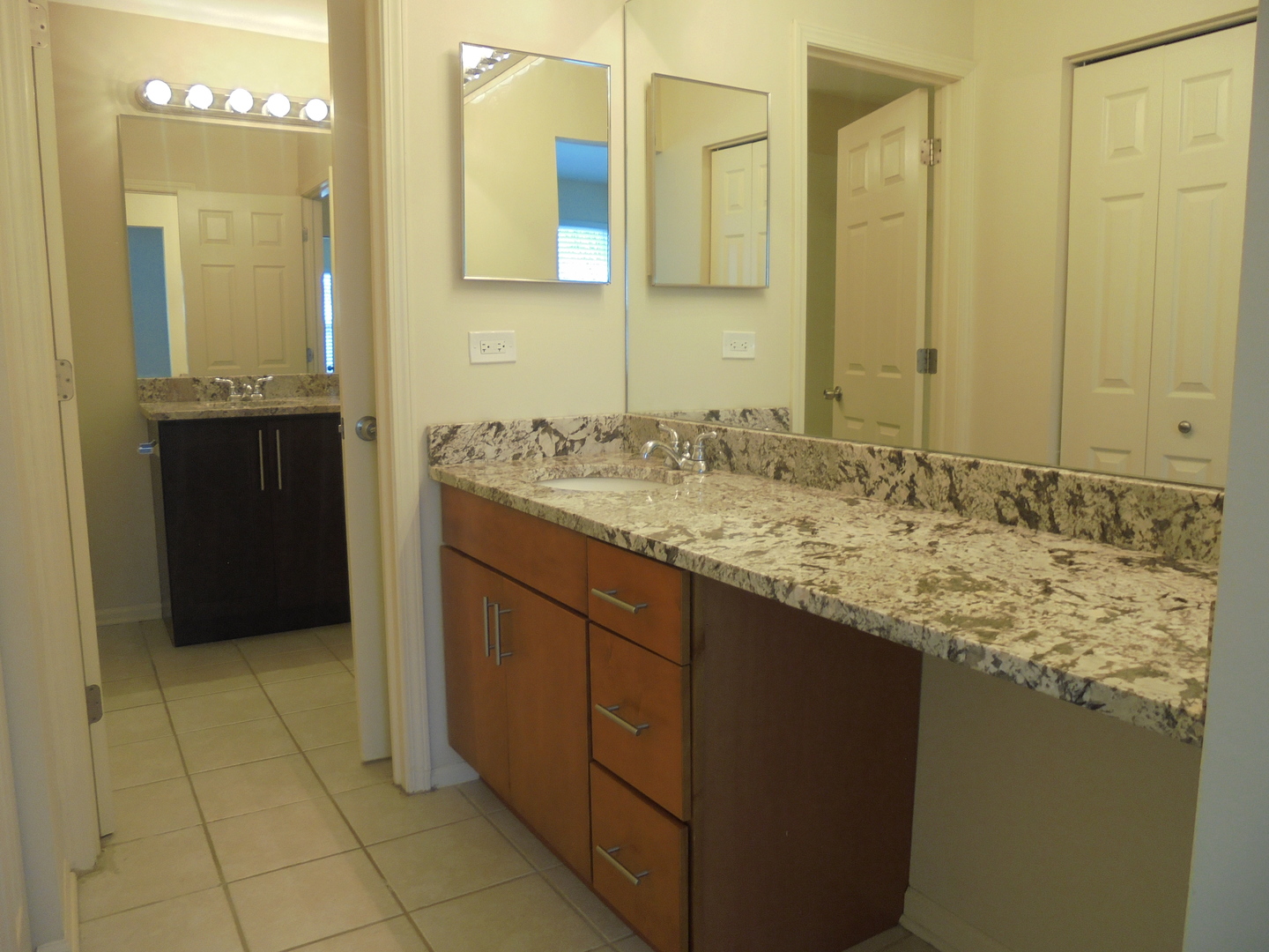 938 Ridgefield Lane Wheeling, IL 60090 - Photo 20 of 27