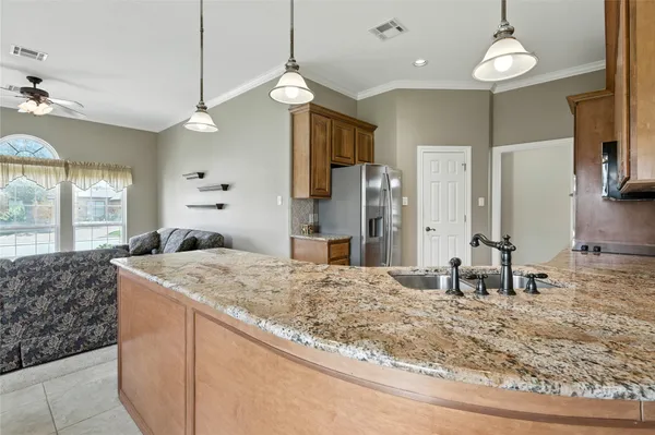 $499,900 | 100 Davis Court, Thorndale, TX 76577