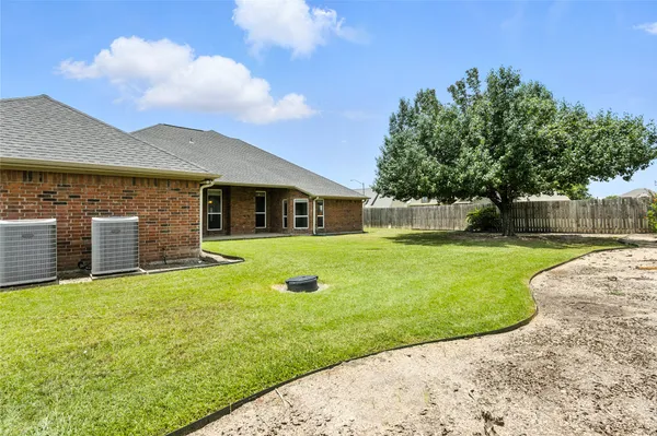 $499,900 | 100 Davis Court, Thorndale, TX 76577