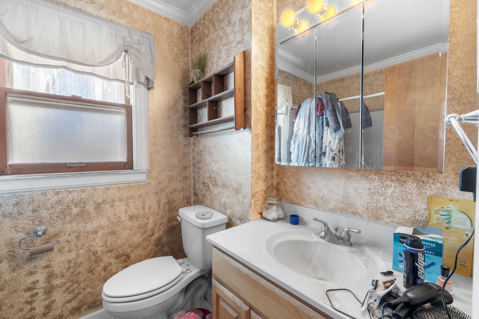 11505 Lakeview Road Richmond, IL 60071 - Photo 15 of 22 a bathroom with a sink a toilet and a mirror