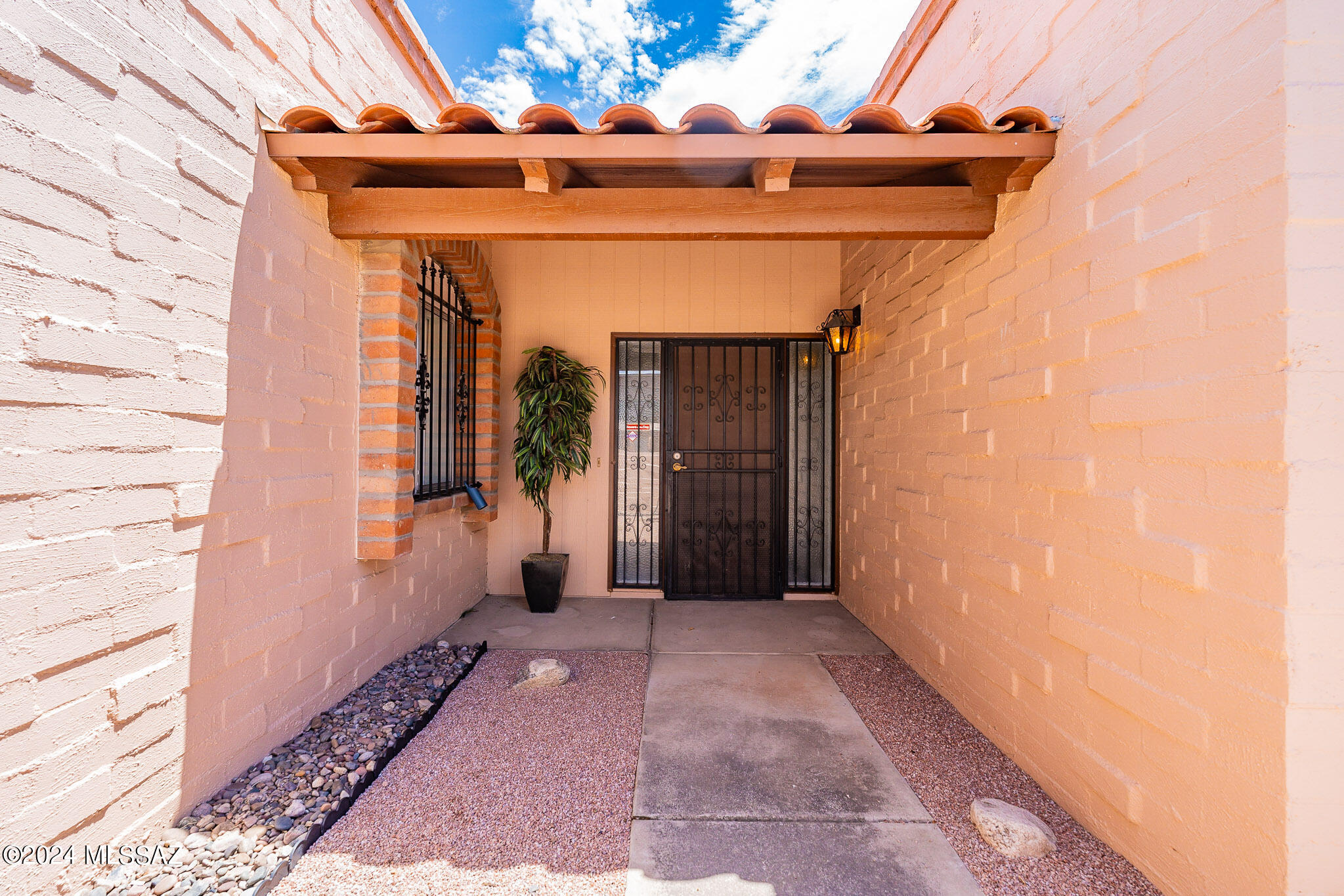 4258 East Presidio Road Tucson, AZ 85712 - Photo 4 of 28 Gallery Image 4