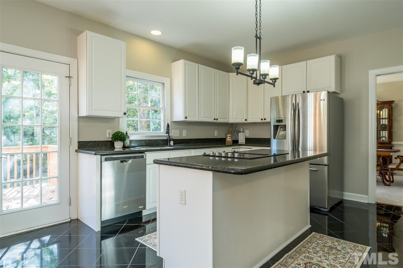 8512 Bluff Pointe Court Raleigh, NC 27615 - Photo 8 of 30 Gallery Image 8