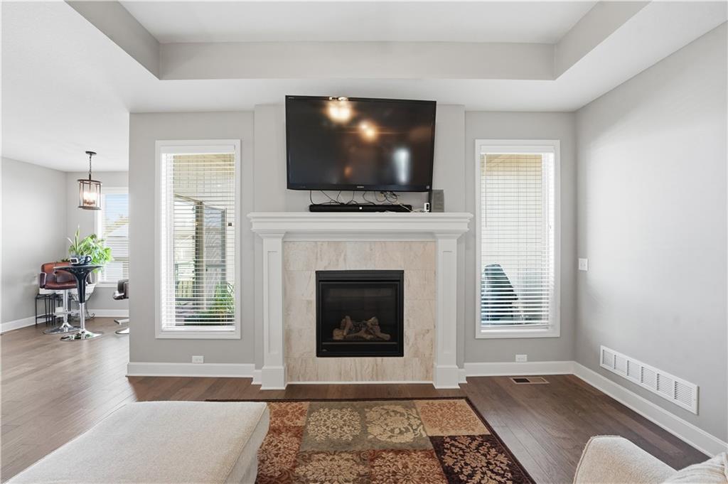 20916 West 190th Pl Spring Hill Spring Hill, KS 66083 - Photo 3 of 26