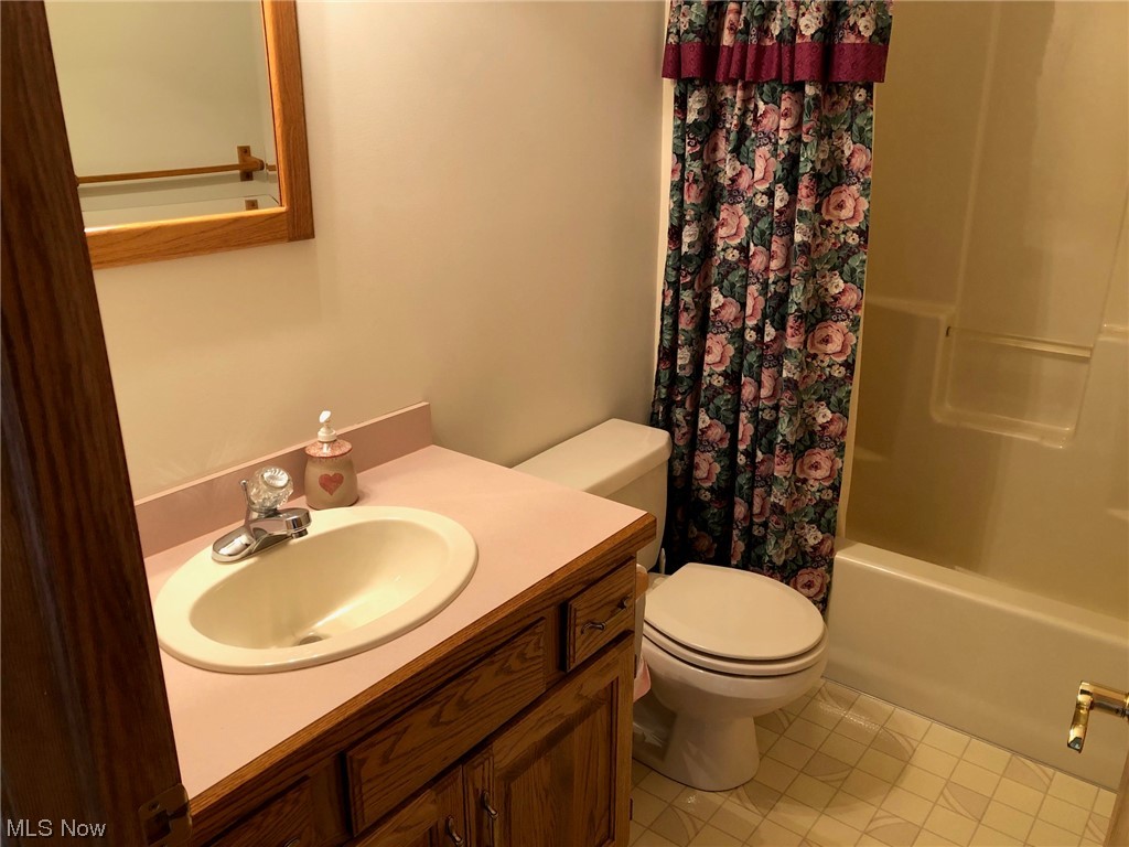 1859 Steffy Road Mogadore, OH 44260 - Photo 13 of 21 Main bathroom