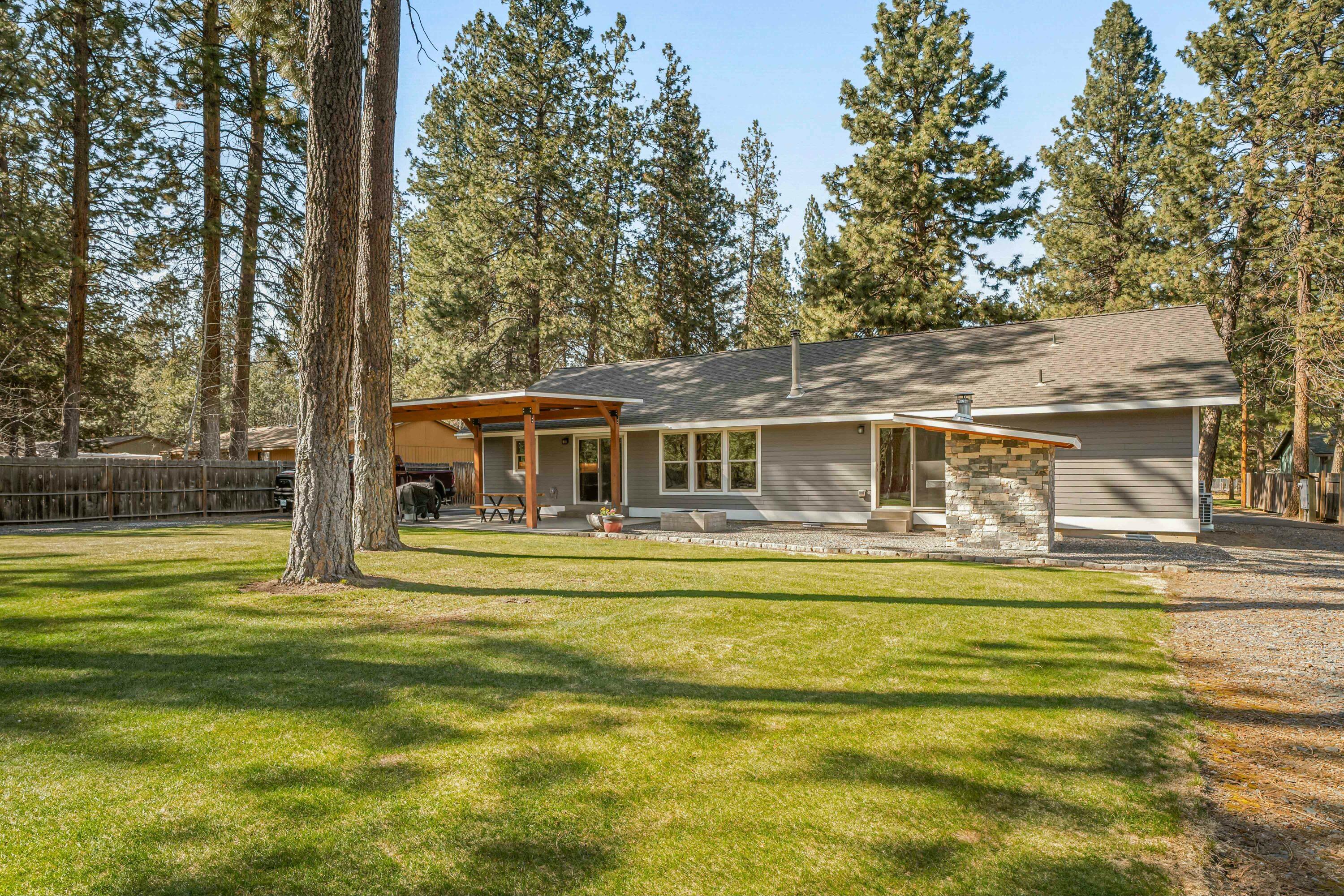 19321 Apache Road Bend, OR 97702 - Photo 26 of 44 Backyard