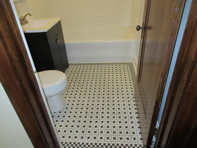 $1,395 | 2615 Taylor Avenue, Unit UPPR, Racine, WI 53403