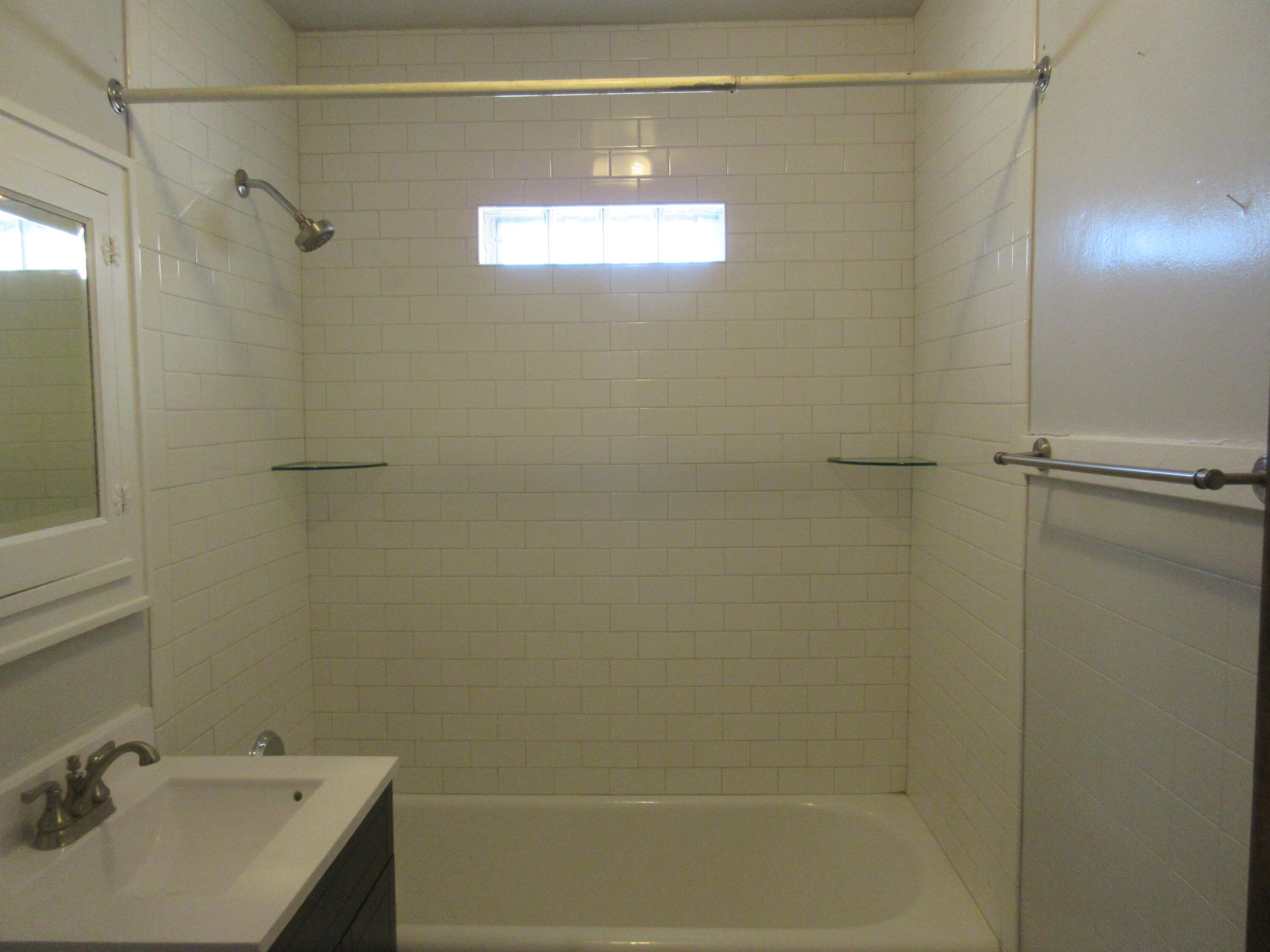 2615 Taylor Avenue, Unit UPPR Racine, WI 53403 - Photo 21 of 25 IMG_5143