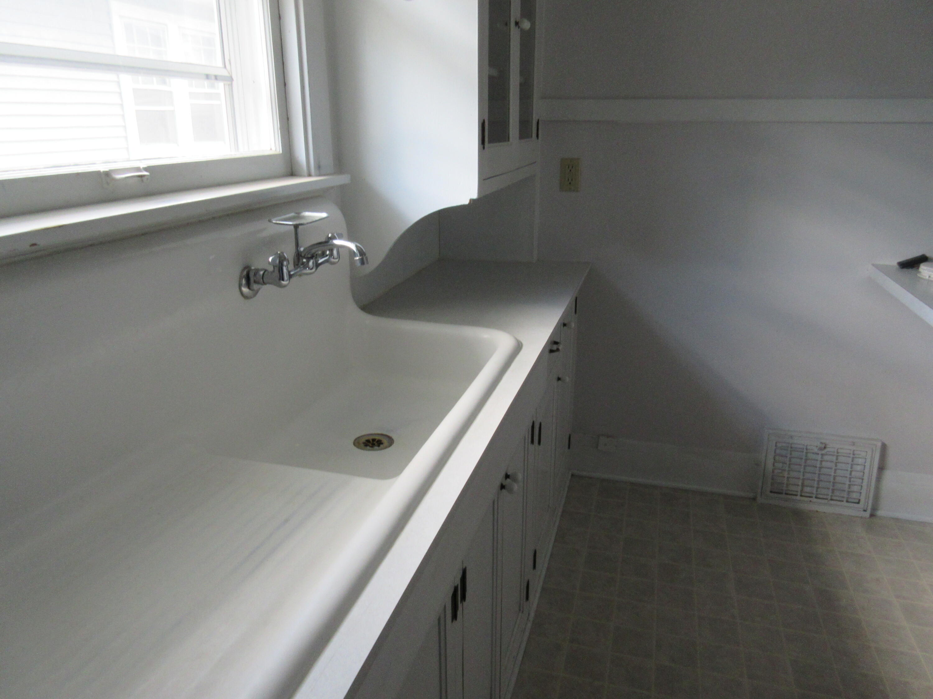 2615 Taylor Avenue, Unit UPPR Racine, WI 53403 - Photo 23 of 25 IMG_5147