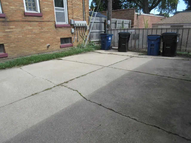 $1,395 | 2615 Taylor Avenue, Unit UPPR, Racine, WI 53403