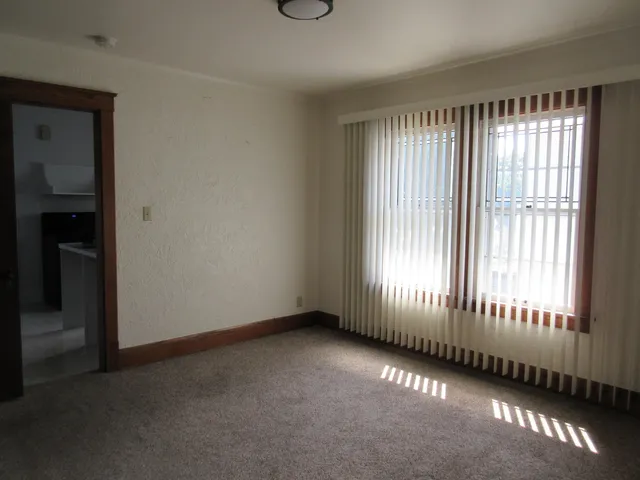 $1,395 | 2615 Taylor Avenue, Unit UPPR, Racine, WI 53403