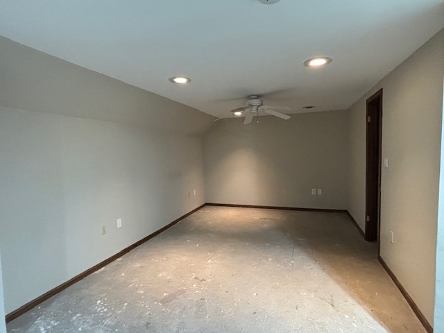 654 Longview Drive Antioch, IL 60002 - Photo 19 of 22 an empty room with a empty space