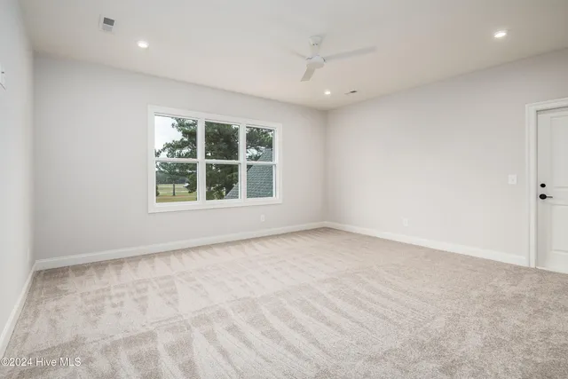 $789,900 | 46 Pine Tree Point, Snow Hill, NC 28580