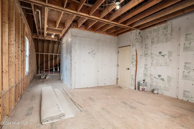 $789,900 | 46 Pine Tree Point, Snow Hill, NC 28580