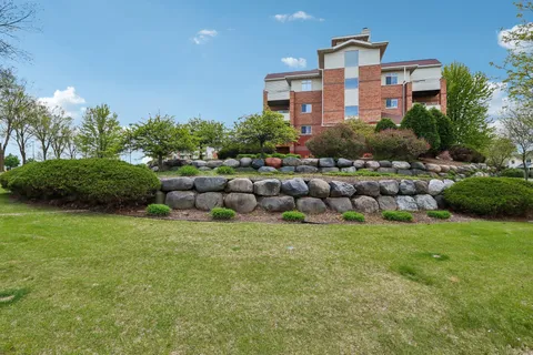$249,900 | 301 Harbour Town Drive, Unit 432, Madison, WI 53717