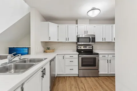 $249,900 | 301 Harbour Town Drive, Unit 432, Madison, WI 53717