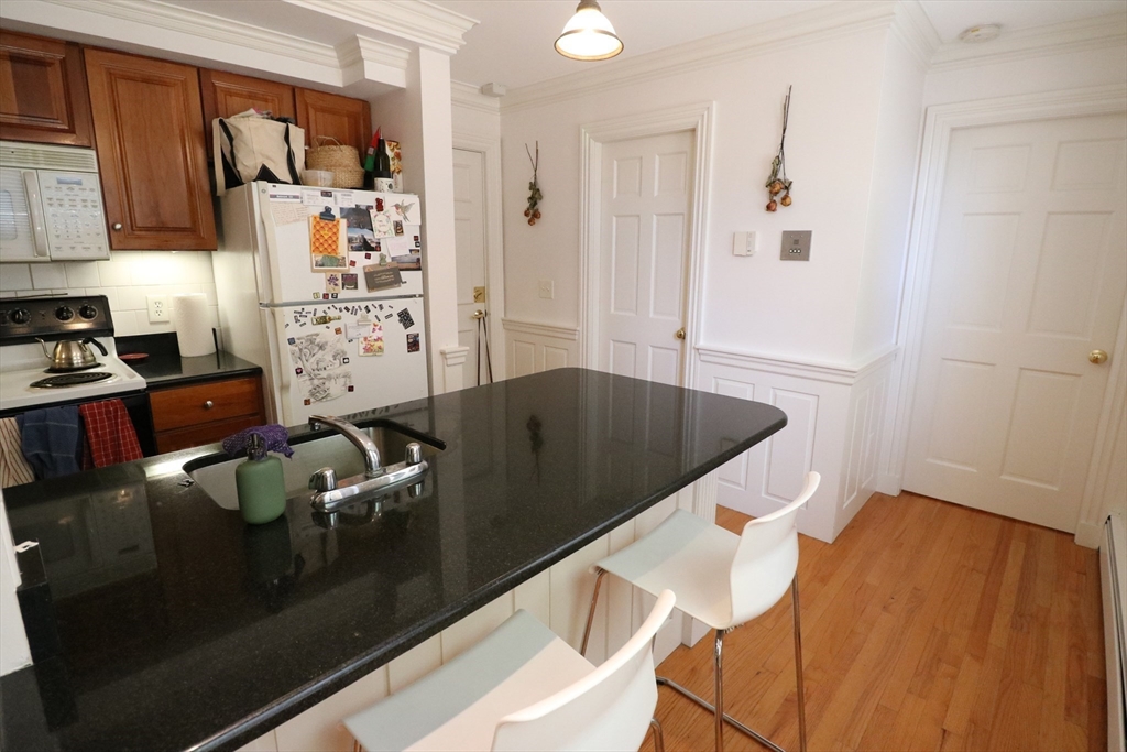 30 Upland Road, Unit 14 Cambridge, MA 02140 - Photo 9 of 17